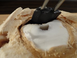 Wie öffne ich eine Kokosnuss?