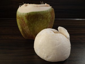 Wie öffne ich eine Kokosnuss?